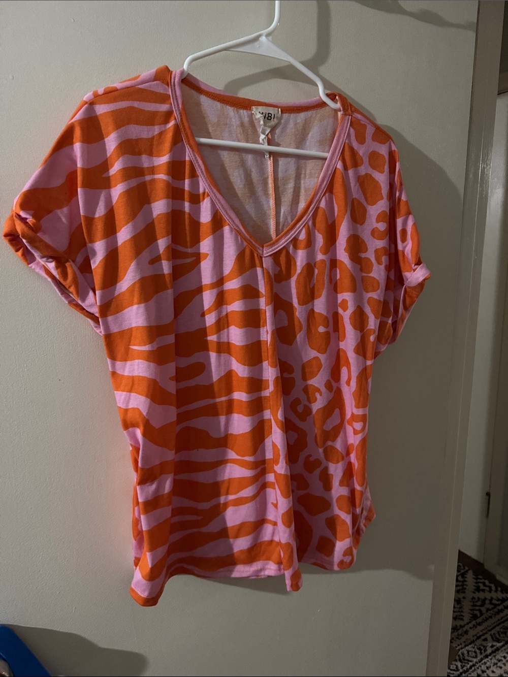 BiBi Pink and Orange Animal-Print V-Neck Short Sleeve Top